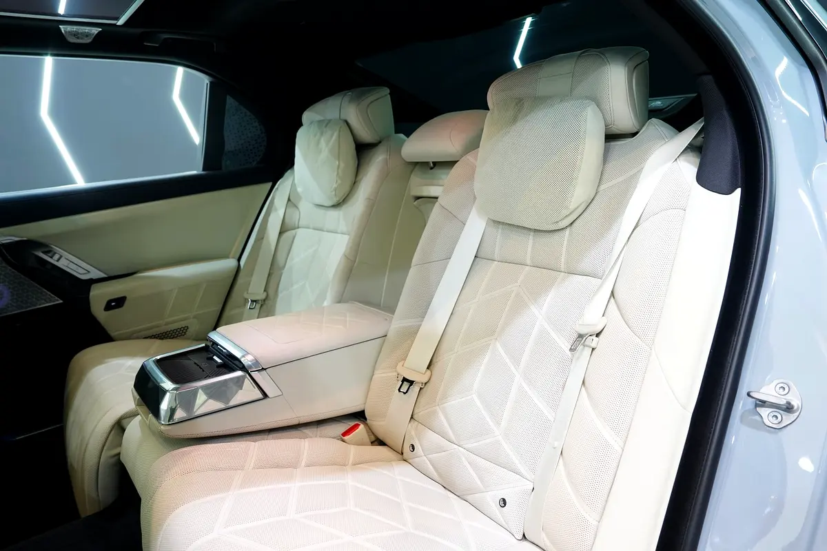 BMW 7-Series 2023
