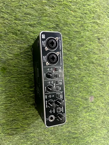 Behringer U-Phoria UMC204HD USB Audio Interface