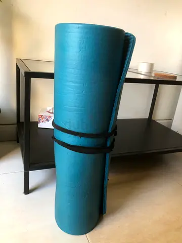 Blue exercise/yoga mat - light use