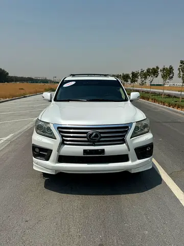 Lexus LX 570 Base 2015 | GCC Specs | Pristine Condition