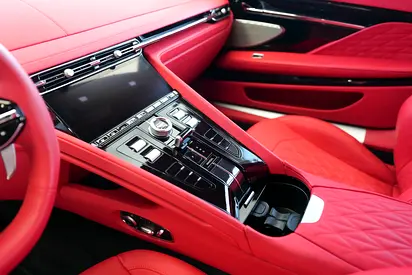 صورة 8 لـ 2024 Aston Martin DB12