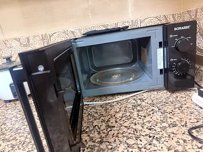 Compact Sonashi Countertop Oven - Good Working Condition