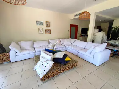 Like new condition marina home luscious 6 piece sofa