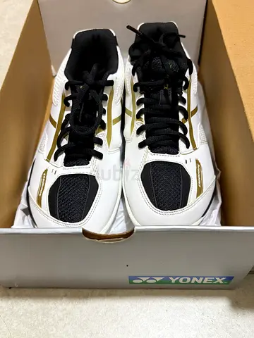 Yonex Shoes US 6, UK 5.5