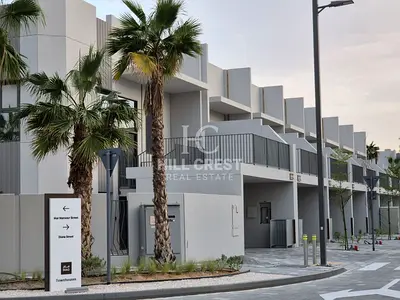 Ready to Move | 2BR Townhouse | Prime Location