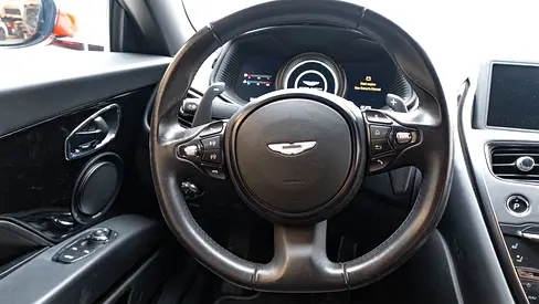 2017 Aston Martin DB11 照片 15