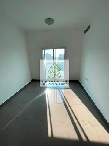 غرفه وصاله 2 حما 2 بلكونه مساحه كبيره  قريب من محكمه عجمان