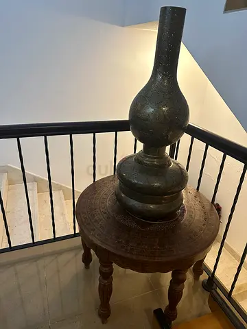 Accent Table with table lamp