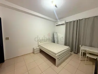 Master Room for rent CBD Building with dewa & internet