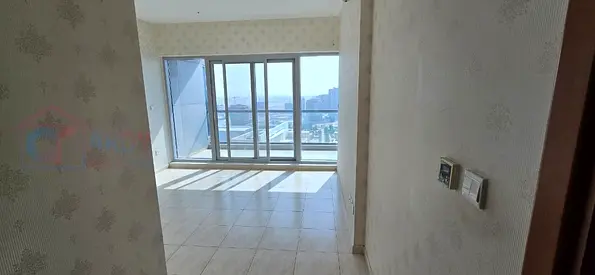 Available 2 bed for rental in Skycourts high floor