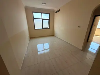 فرصة مميزة للسكن في شقة جديدة بالكامل في موقع حيوي بشارع الشيخ عمار – الروضة، بتشطيبات راقية ومساحات واسعة. غرفتان وصالة بمساحة كبيرة