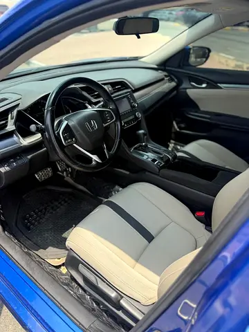 2018 Honda CIVIC — фото 9