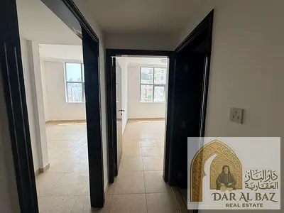 Apartment for annual rent in Al Khan area, directly on the Dubai exit. Master bedroom, 3 bathrooms, storage room, balcony with open view.