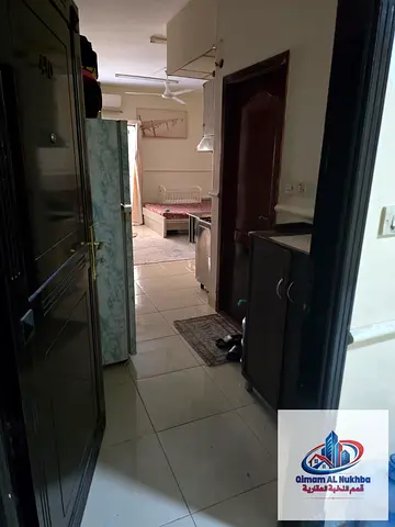 أجمل استوديو مفروش في القليعة مساحة كبيرة فرش فندقي نظيف قريب من جميع الخدمات والمراكز التجارية