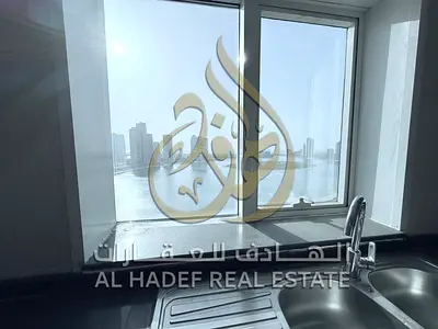 • 3 غرف نوم • التعاون (صف أول كورنيش) • إطلالة على البحيرة وتكييف مجاني • 65 ألف