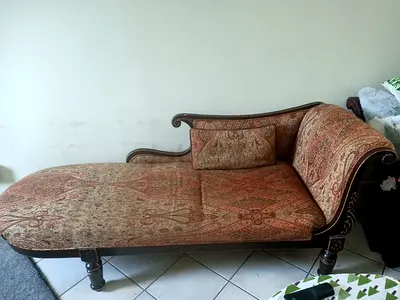 Vintage wooden chaise lounge / daybed in patterned upholstery