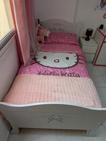 Single bed for girls