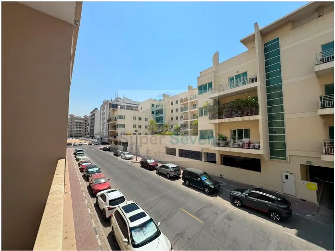 1 Bedroom for rent with balcony Good location