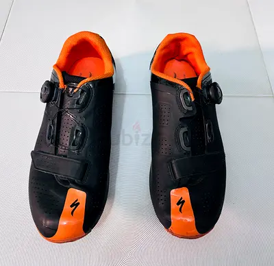 225 AED - Specialized Cleats Shoes - Size EU 43 (US 9.6) Original Price 850 AED