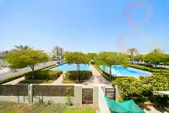 Front Pool &amp; Park. Naseem Townhouse 4 Bedroom+Maid