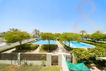 Front Pool & Park. Naseem Townhouse 4 Bedroom+Maid