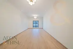 Exclusive Upgraded 1-Bed Apt at Green Lakes S2