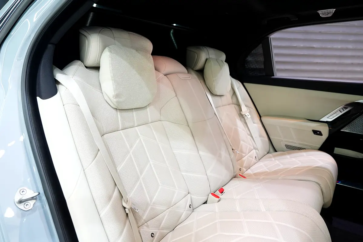 BMW 7-Series 2023