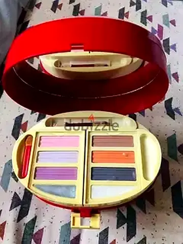 Compact  Makeup Kit with Mirror and Multiple Colors