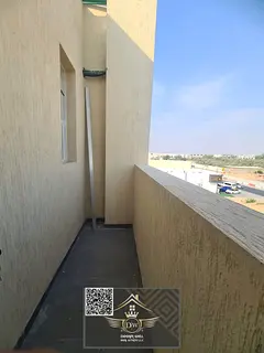 FIVE BEDROOMS TOWNHOUSE AVAILABLE FOR RENT IN A FAMILY COMMUNITY