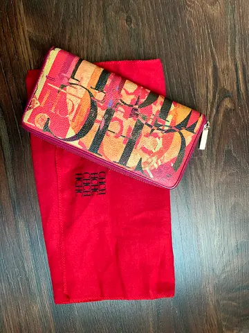 Carolina Herrera Continental Zip Around Wallet - Red Patterned