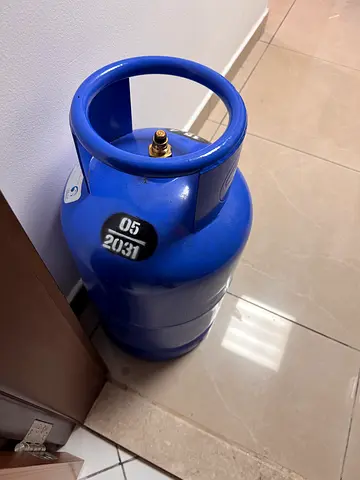 Blue LPG Gas Cylinder - Good Condition