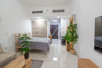 FULLY FURNISHED | READY TO MOVE | SPACIOUS LAYOUT