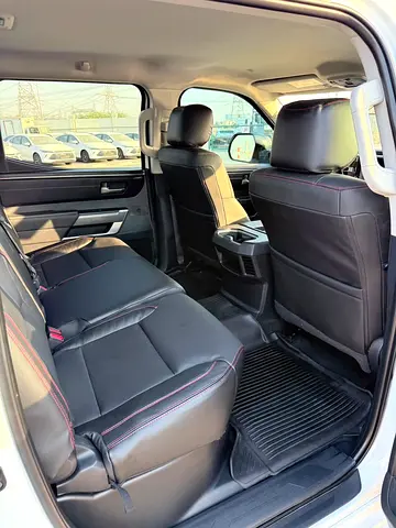 2022 Toyota TUNDRA photo 9