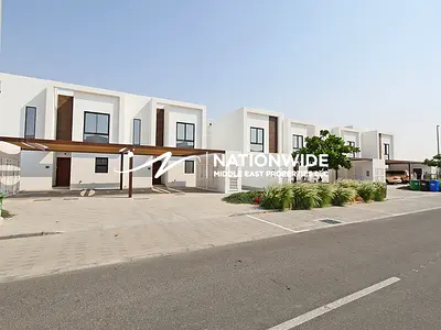 Vacant| Fabulous 2BR|Stylish Layout|Prime Area