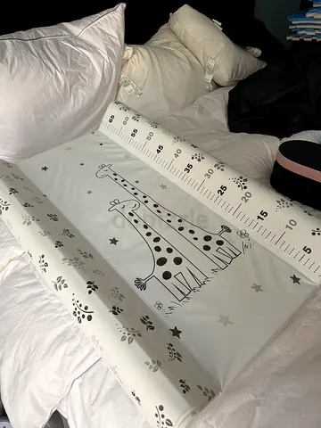 Baby Changing Mat / Play Mat with Growth Chart - Giraffe Design