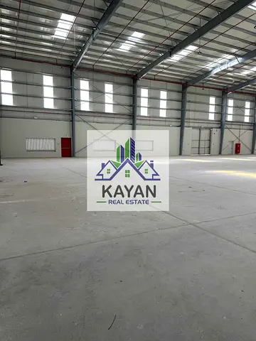 16,500 SQFT warehouse for rent in UAQ Old Industrial Area, first use, glass façade, main road.