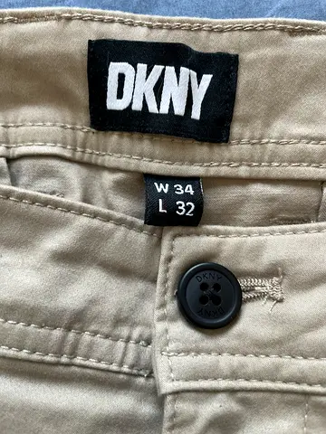 DKNY Beige mens chinos / casual trousers - size M