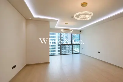 Spacious Unit | Modern Studio | Lake View