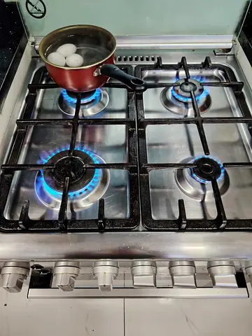 MOVING OUT SALE: 4-Burner Gas Stove / Cooker with Oven