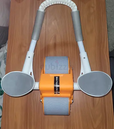 MOVING OUT SALE: Sturdy Dual-Wheel Ab Roller / Core Trainer