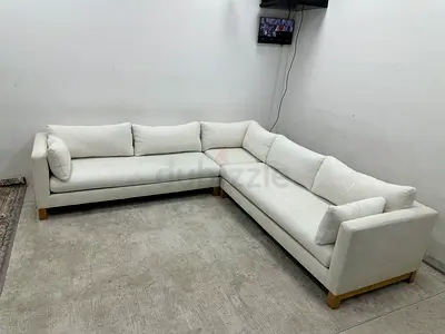 Same like new condition cratebarrel corner sofa