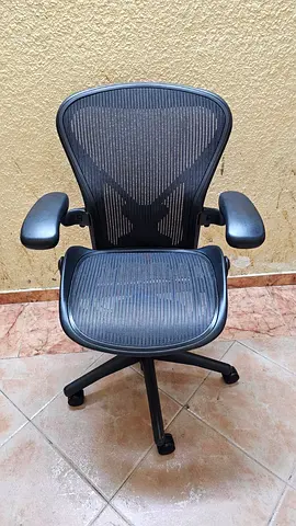 Herman Miller Best Chair Aeron Classic Chair fully loaded Size B and C