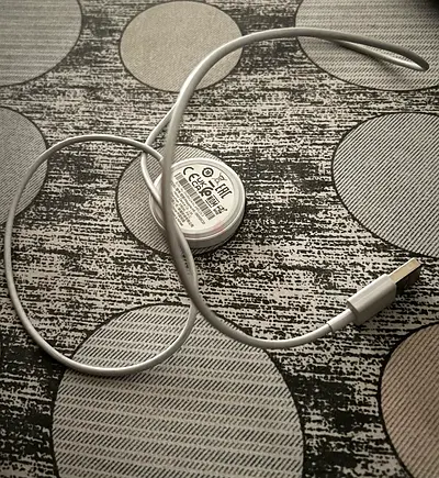 Magnetic wireless charger and smart watch honor 4