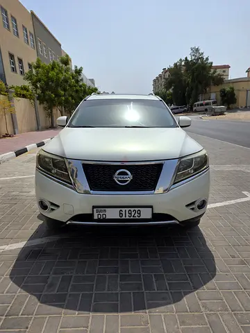 Nissan Pathfinder SV 2014 - Full option