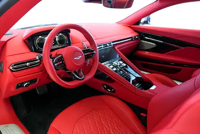 صورة 7 لـ 2024 Aston Martin DB12