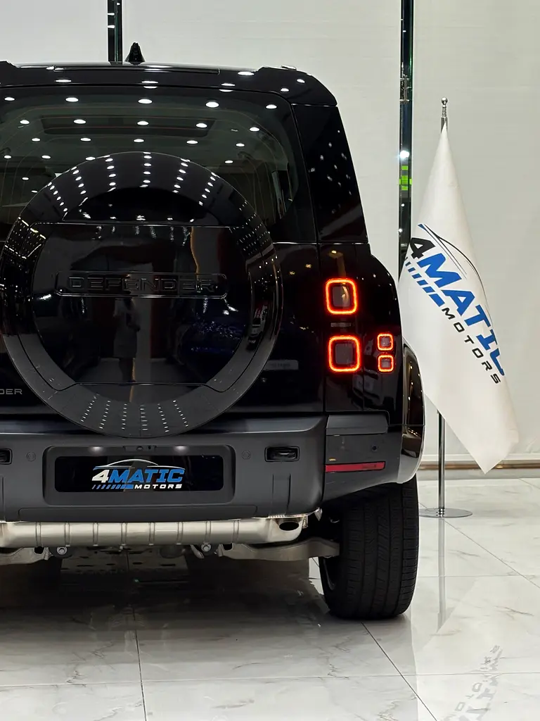 Land Rover Defender 2026