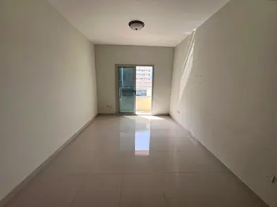 استديو للإيجار السنوي في الحميدية شارع الجامعة بالقرب من المحكمة وجامعة عجمان بمساحة كبيرة وسعر مميز