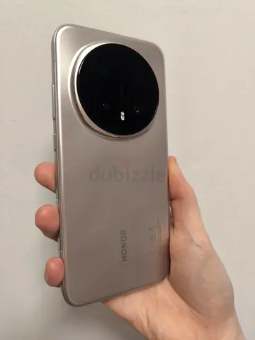 Honor smartphone - Good condition, 3 rear cameras