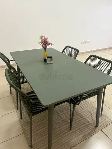 Modern Dining Table with 4 Woven Chairs - excellent Condition
