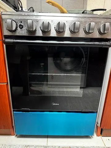 Midea 4 Hob Stove + Oven